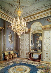 Interieur van de Salon de Musique in het appartement van Hortense de Beauharnais (1783-1837) 1803-10